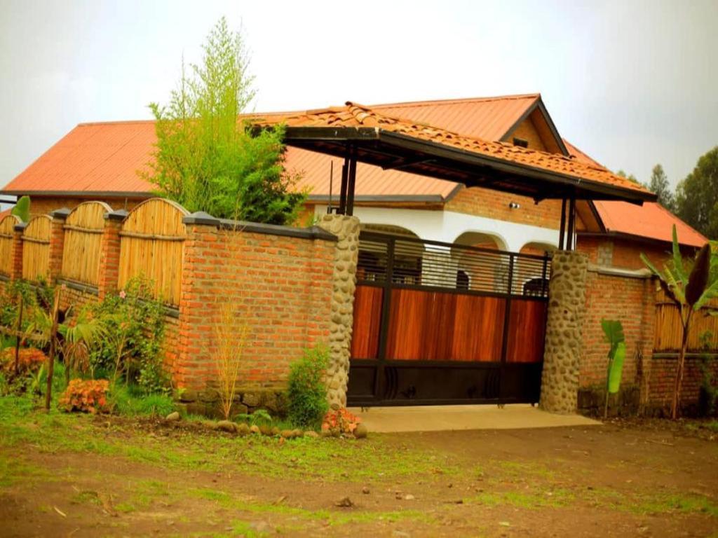 Urugano Virunga Palace Nyarugina Esterno foto