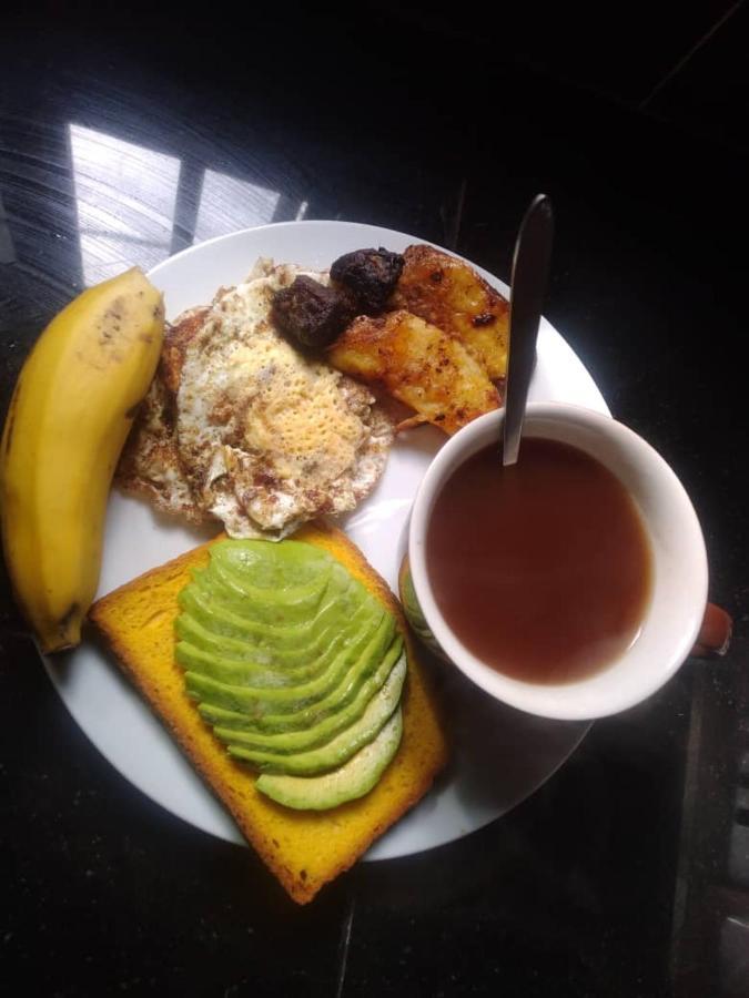 Urugano Virunga Palace Nyarugina Esterno foto